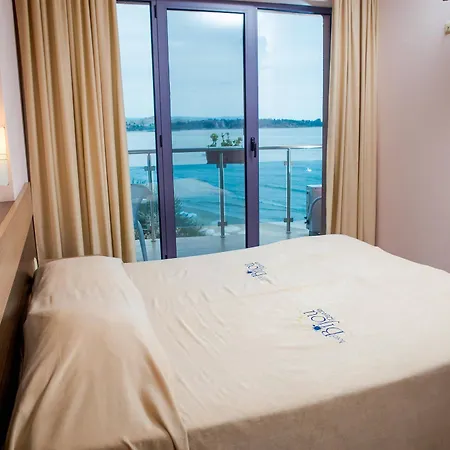 Хотел Bijou Равда