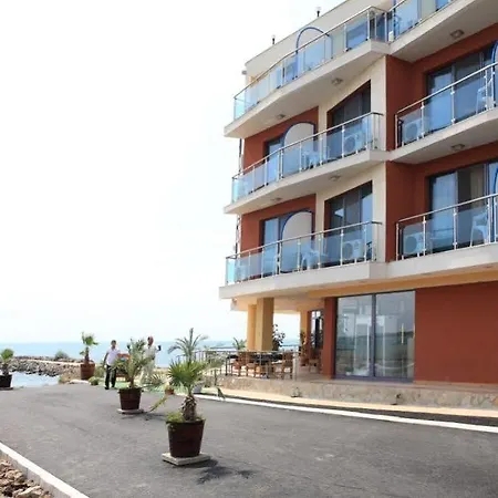 Хотел Bijou Равда